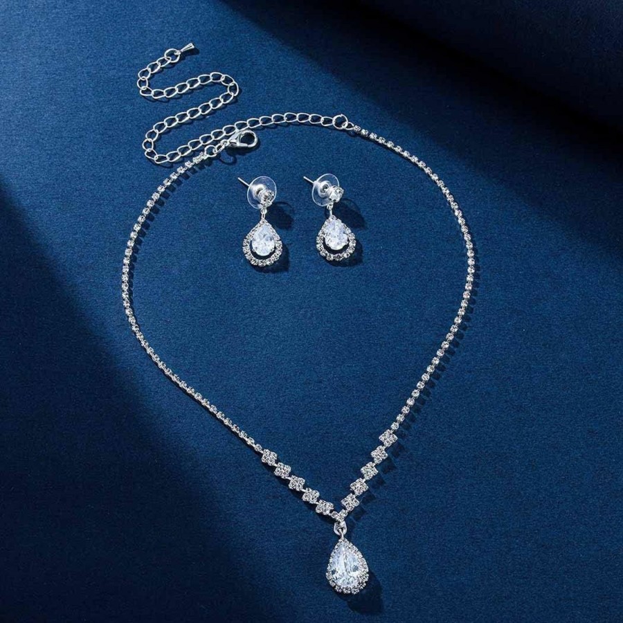 Fairyu Fairyu Women'S Wedding Crystal Teardrop Pendant Necklace Earrings Dangle Set Silver Plated Rhinestone Bridal Necklaces Earrings Drop Bridal Jewelry For Party Prom Pageant Jewelry Sets